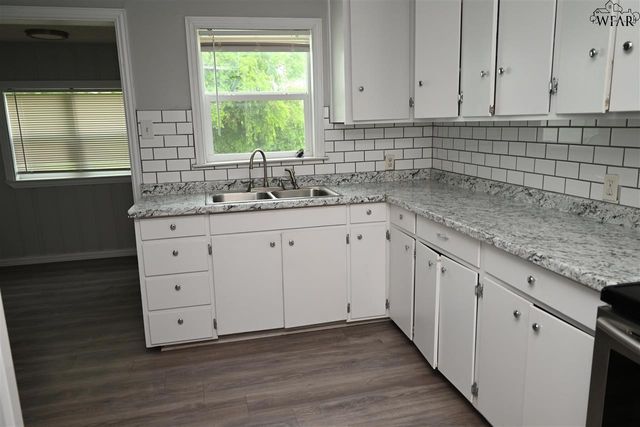 3016 THOMAS AVENUE, Wichita Falls, TX 76310