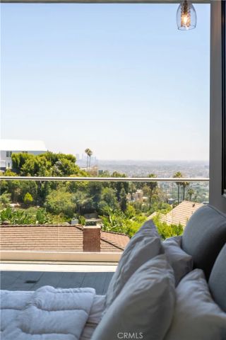 1489 Stebbins Terrace, Los Angeles, CA 90069