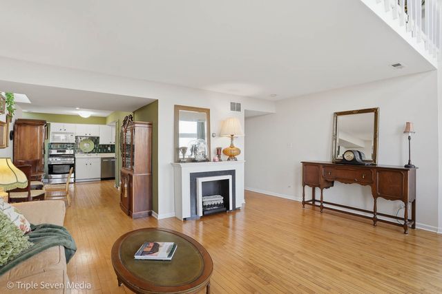 400 McCarthy Road 419, Lemont, IL 60439