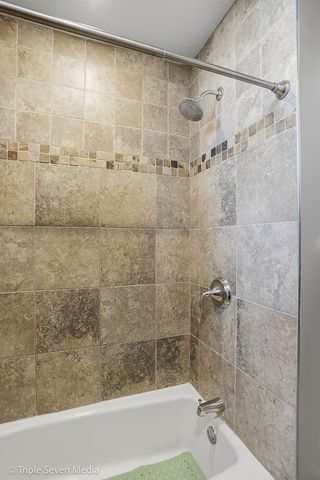 400 McCarthy Road 419, Lemont, IL 60439