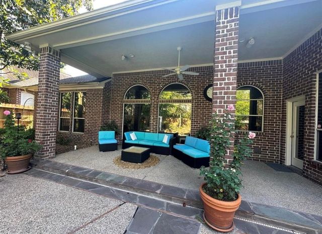 94 E Fairbranch Circle, The Woodlands, TX 77382