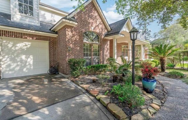94 E Fairbranch Circle, The Woodlands, TX 77382