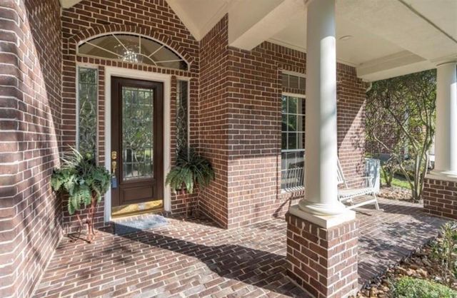 94 E Fairbranch Circle, The Woodlands, TX 77382
