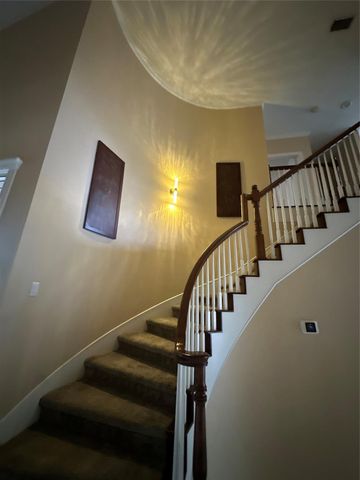 94 E Fairbranch Circle, The Woodlands, TX 77382