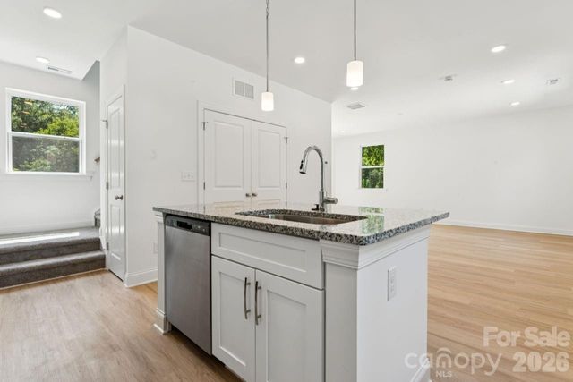 706 N 9th Street, Bessemer City, NC 28016