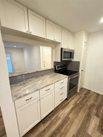 1880 White Oak Drive 141, Houston, TX 77009