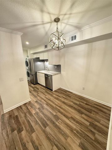 1880 White Oak Drive 141, Houston, TX 77009