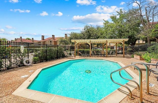 1880 White Oak Drive 141, Houston, TX 77009
