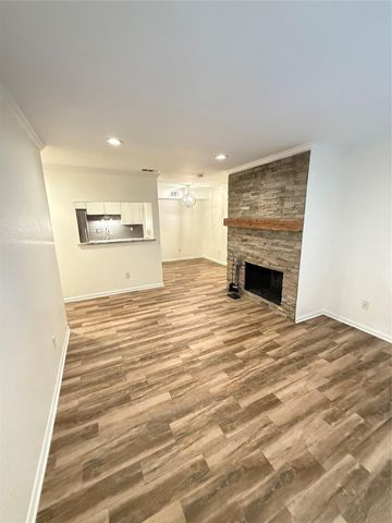 1880 White Oak Drive 141, Houston, TX 77009