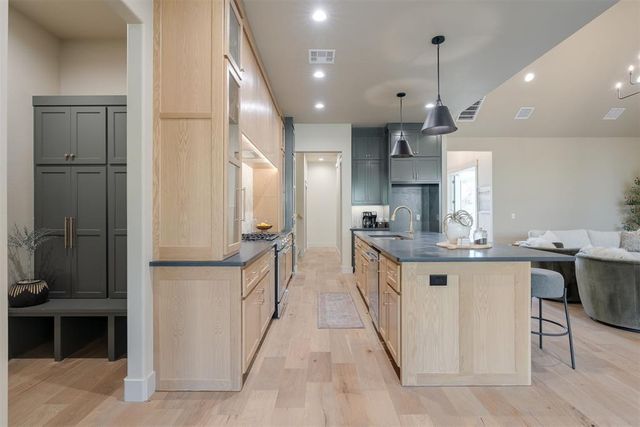 7325 Skipping Stone Drive, Edmond, OK 73034