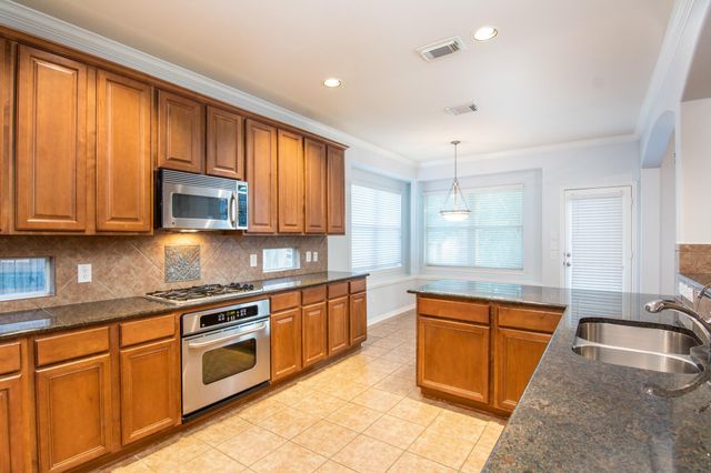 59 W Matisse Meadow, The Woodlands, TX 77382