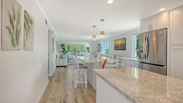 925 SPANISH DRIVE N, Longboat Key, FL 34228