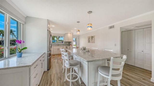925 SPANISH DRIVE N, Longboat Key, FL 34228