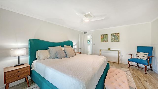 925 SPANISH DRIVE N, Longboat Key, FL 34228