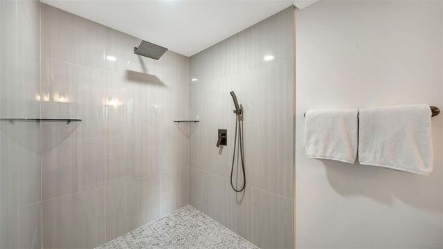 925 SPANISH DRIVE N, Longboat Key, FL 34228