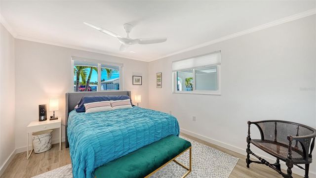 925 SPANISH DRIVE N, Longboat Key, FL 34228