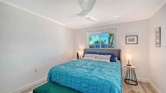 925 SPANISH DRIVE N, Longboat Key, FL 34228