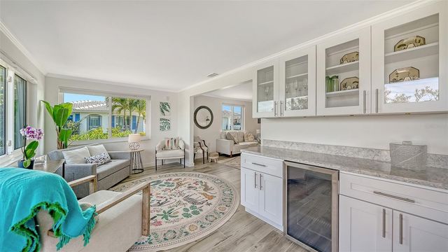 925 SPANISH DRIVE N, Longboat Key, FL 34228