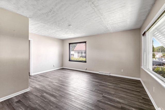 230 S Washington AVENUE, Waukesha, WI 53188