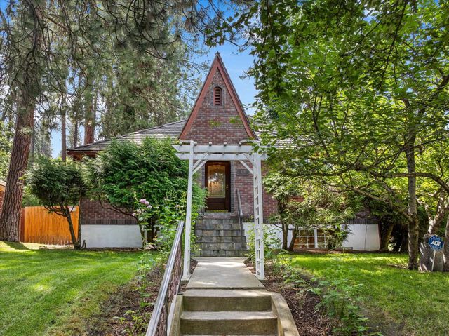 1204 E 18th Ave, Spokane, WA 99203 property photo