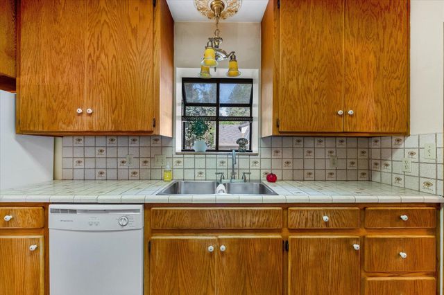1204 E 18th Ave, Spokane, WA 99203