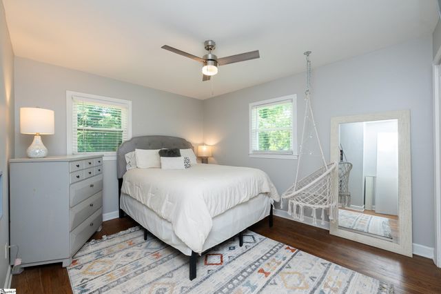 206 Live Oak Way, Taylors, SC 29687