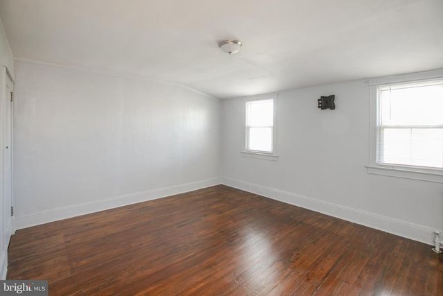 16 3RD AVE, Roebling, NJ 08554