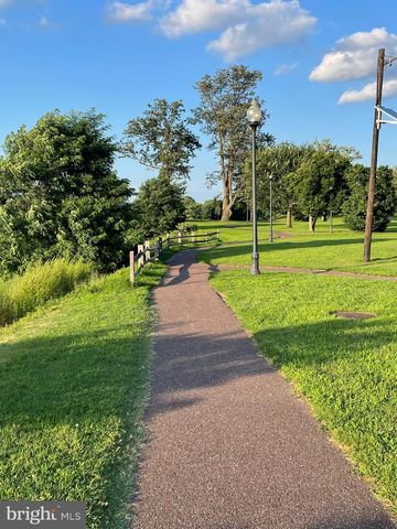 16 3RD AVE, Roebling, NJ 08554