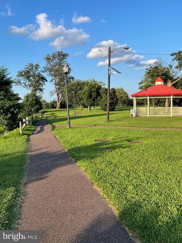 16 3RD AVE, Roebling, NJ 08554