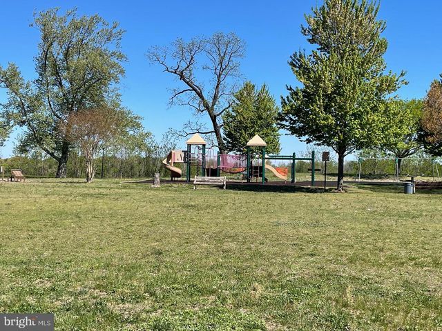 16 3RD AVE, Roebling, NJ 08554