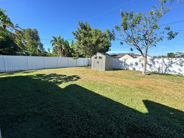 209 SE 26th Terrace, Cape Coral, FL 33904