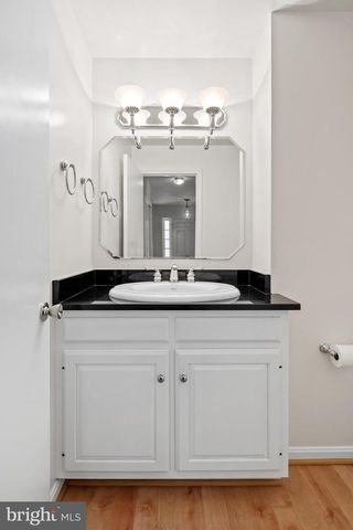 2728 S GROVE ST, Arlington, VA 22202