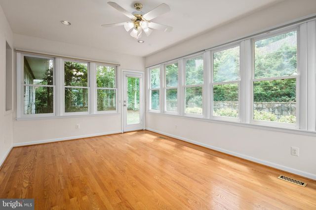 2728 S GROVE ST, Arlington, VA 22202