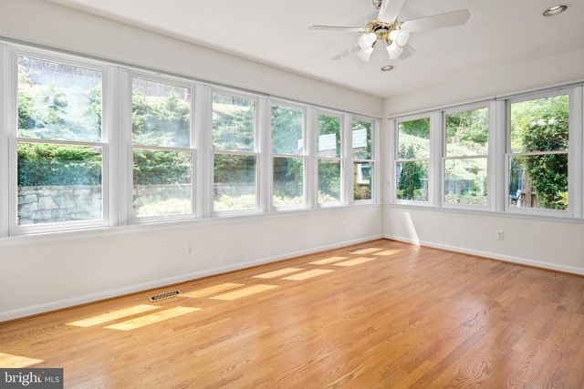 2728 S GROVE ST, Arlington, VA 22202