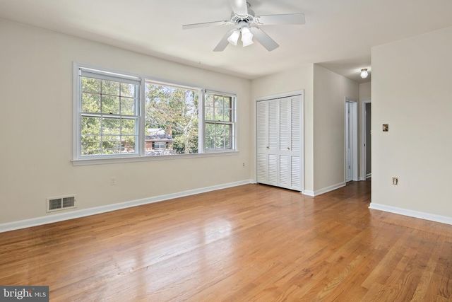 2728 S GROVE ST, Arlington, VA 22202