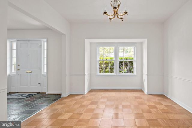 2728 S GROVE ST, Arlington, VA 22202