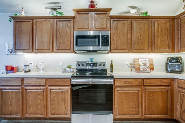 600 Clearbrook Street, Azle, TX 76020