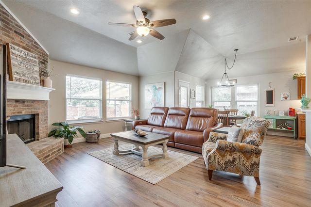 600 Clearbrook Street, Azle, TX 76020