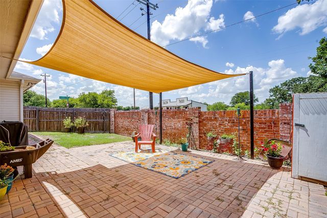600 Clearbrook Street, Azle, TX 76020
