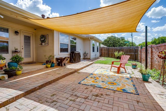 600 Clearbrook Street, Azle, TX 76020