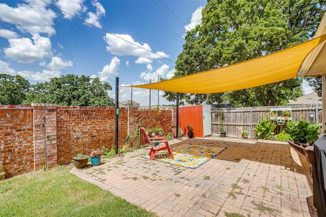 600 Clearbrook Street, Azle, TX 76020