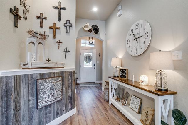 600 Clearbrook Street, Azle, TX 76020