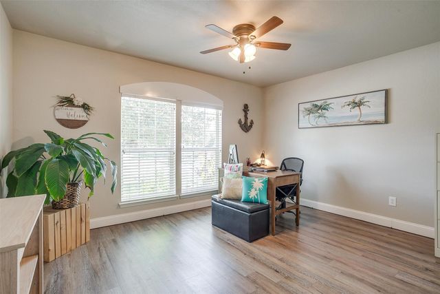 600 Clearbrook Street, Azle, TX 76020