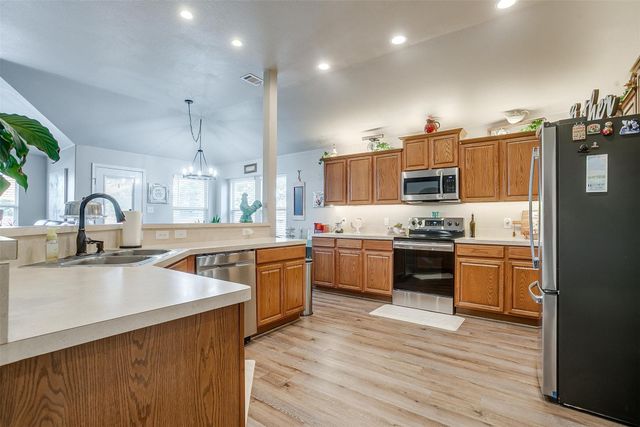 600 Clearbrook Street, Azle, TX 76020