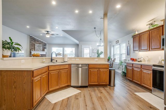600 Clearbrook Street, Azle, TX 76020