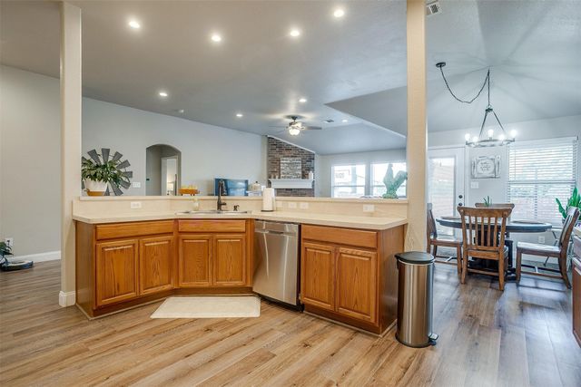 600 Clearbrook Street, Azle, TX 76020