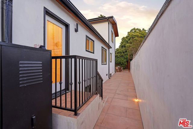 6703 Gold Place, Los Angeles, CA 90042