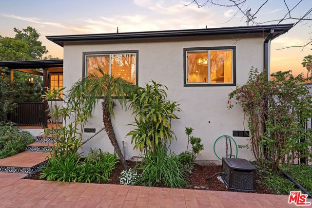 6703 Gold Place, Los Angeles, CA 90042