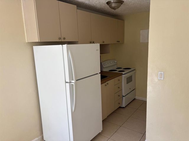 905 19TH Street 3, West Palm Beach, FL 33407
