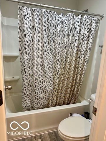 1126 Creek Way Lane, Greenwood, IN 46143